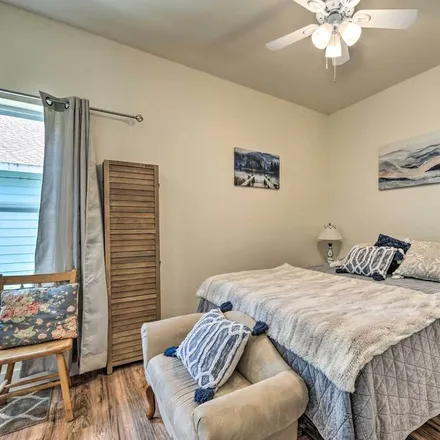 Image 5 - Cottonwood Shores, TX - Apartment for rent