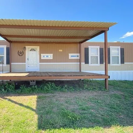 Buy this studio apartment on 2022 Oneil Avenue in Snyder, TX 79549