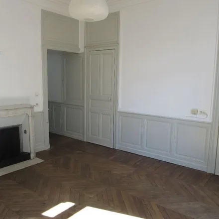 Image 3 - Centre commercial Le Churchill, Rue de Bourgogne, 35043 Rennes, France - Apartment for rent