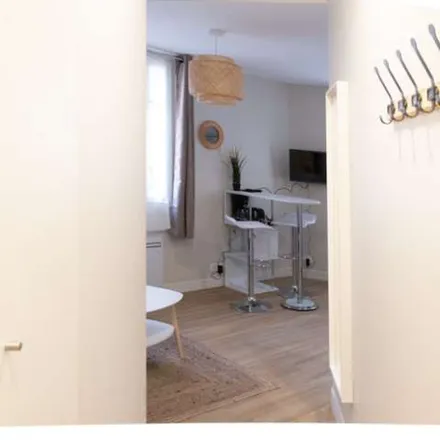 Image 5 - 8 Rue Maison Dieu, 75014 Paris, France - Apartment for rent