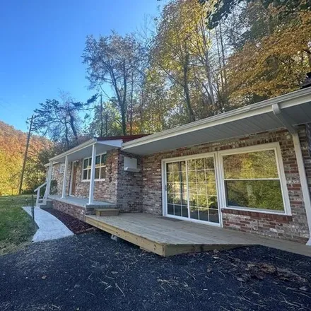 Buy this 3 bed house on 725 Collins Highway in Shelbiana, Pike County
