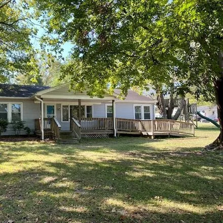 Buy this 3 bed house on 715 West Queen Street in Edenton, Chowan County
