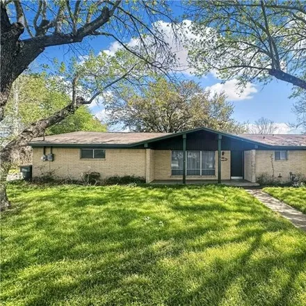 Rent this 3 bed house on 578 West 14th Street in Shiner, TX 77984