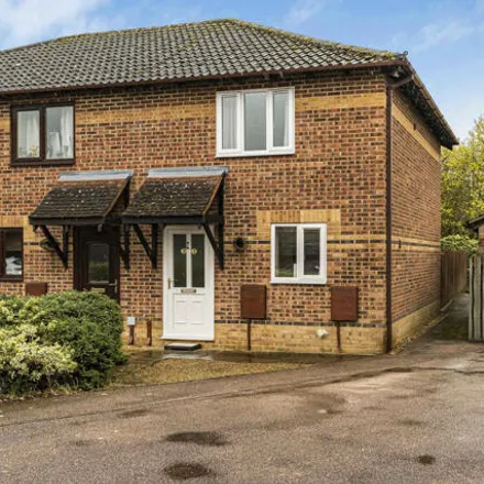 Buy this 2 bed house on Wayfarings in Bicester, OX26 3FX