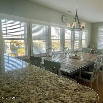 Image 8 - 198 Scotch Bonnet Circle, West Onslow Beach, North Topsail Beach, NC 28445, USA - House for sale