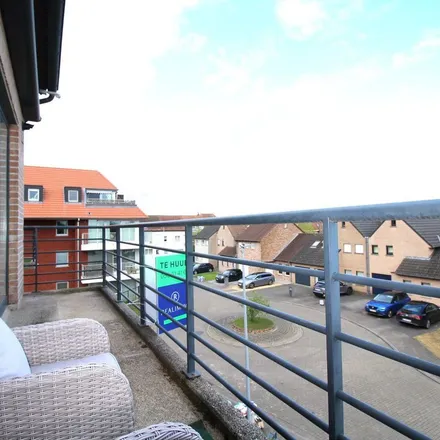 Rent this 2 bed apartment on Merelstraat 2 in 8530 Harelbeke, Belgium