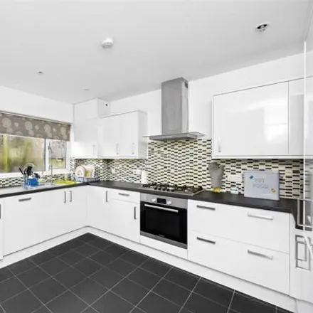 Image 7 - Cuckmere Way, Carden Hill, Brighton, BN1 8AA, United Kingdom - Townhouse for sale