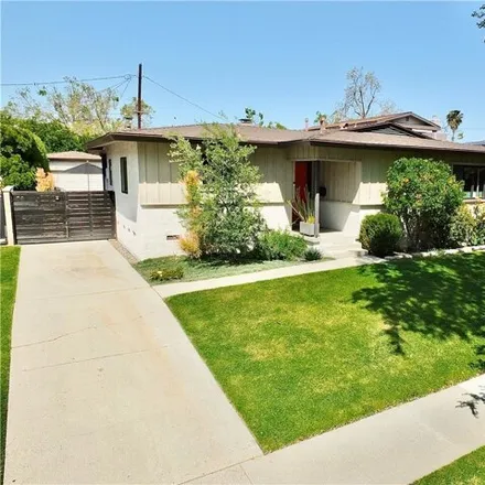 Buy this 4 bed house on 2476 Vuelta Grande Avenue in Long Beach, CA 90815