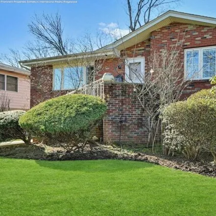 Rent this 3 bed house on 36 Marjorie Terrace in Englewood Cliffs, Bergen County