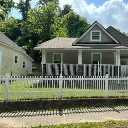 Buy this 3 bed house on 102 Poplar Street in Hot Springs, AR 71901
