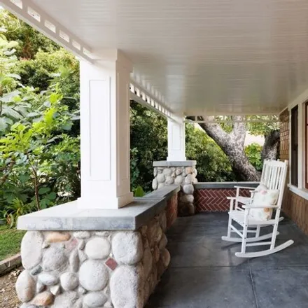 Image 2 - 2085 Lewis Avenue, Altadena, CA 91001, USA - House for sale