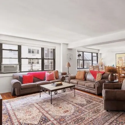 Buy this 3 bed condo on 133 East 54th Street in New York, NY 10022
