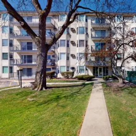 Buy this 1 bed apartment on #210,5510 Lincoln Avenue in North Shore, Morton Grove