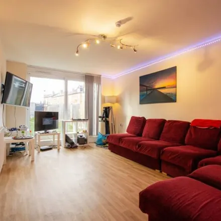 Rent this 8 bed apartment on 24 Bournbrook Road in Selly Oak, B29 7BJ