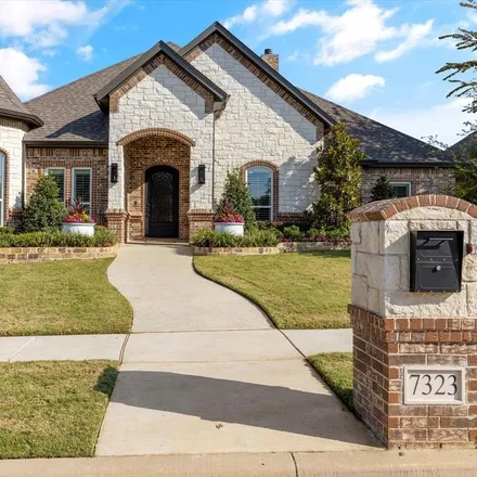 Buy this 3 bed house on 7319 Winding Way Drive in Arlington, TX 76001
