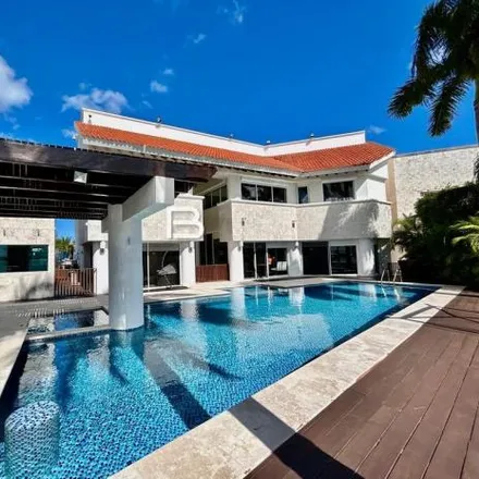 Rent this 5 bed house on Avenida Paraíso in Isla Dorada, 75500 Cancún