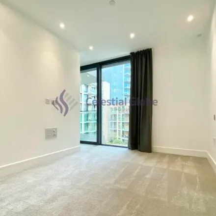 Image 8 - Neroli House, Piazza Walk, London, E1 8FU, United Kingdom - Apartment for rent