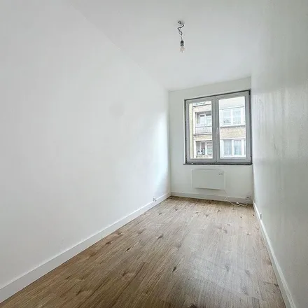 Rent this 2 bed apartment on Rue Père Damien - Pater Damiaanstraat 72 in 1140 Evere, Belgium