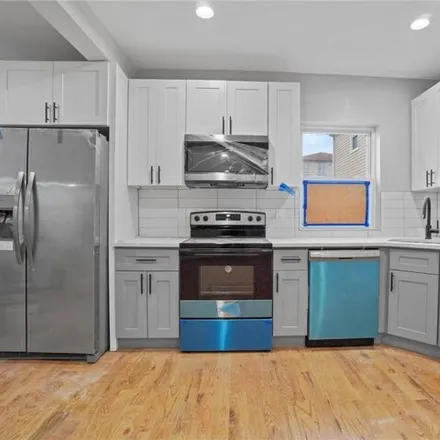 Buy this studio house on 1239 Evergreen Avenue in New York, NY 10472