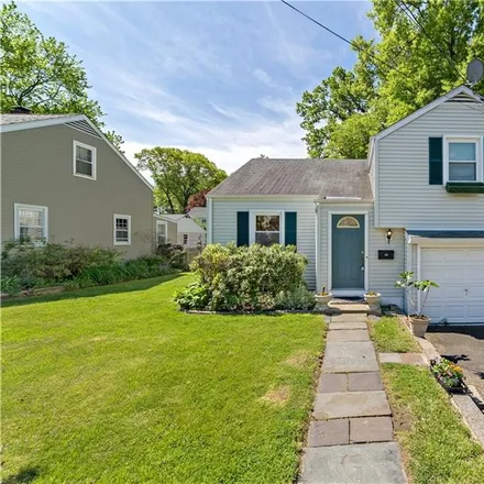 Buy this 2 bed house on 327 West Avenue in Noroton Heights, Darien