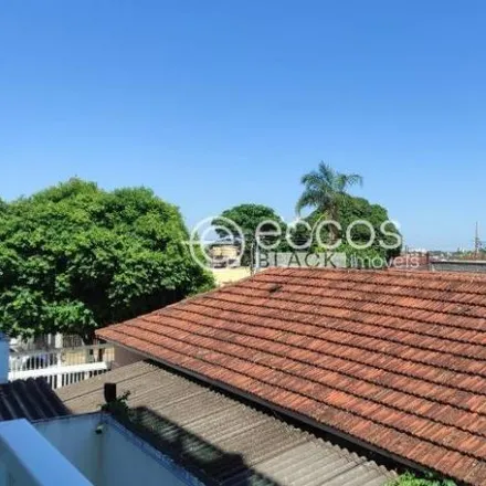 Buy this 2 bed apartment on Rua Carmo Gifoni in Martins, Uberlândia - MG