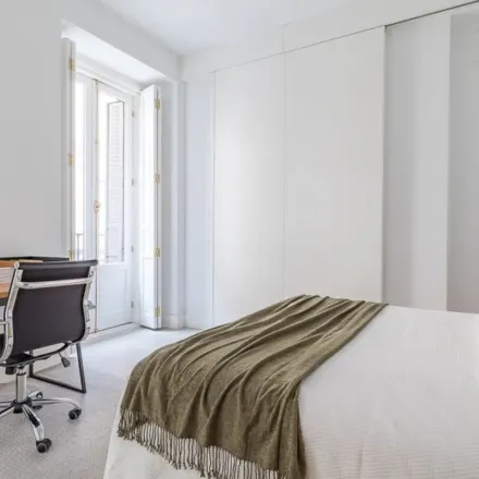 Image 3 - Calle del Prado, 7, 28014 Madrid, Spain - Apartment for rent