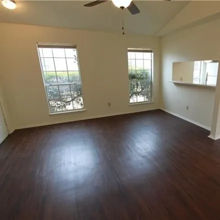 Image 2 - 2300 Fuzz Fairway, Wells Branch, TX 78728, USA - Apartment for rent