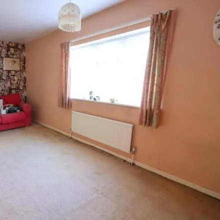 Image 5 - Life Close, Luton, LU4 0QE, United Kingdom - House for sale