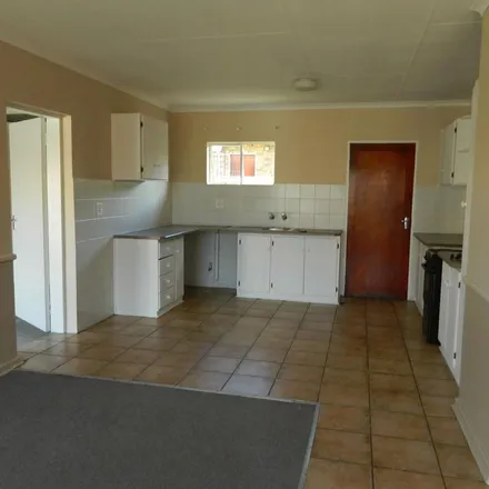 Image 6 - Road 2L, Govan Mbeki Ward 5, Secunda, 2302, South Africa - Townhouse for rent