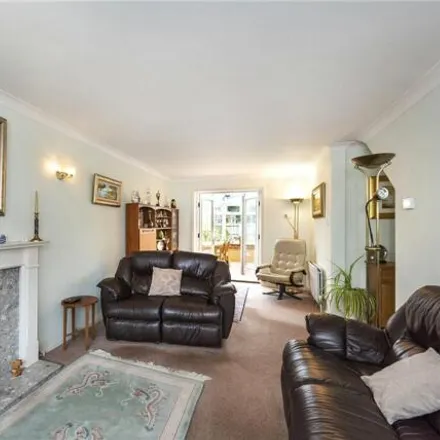 Image 3 - St Lawrence Way, Caterham on the Hill, CR3 5FD, United Kingdom - House for sale