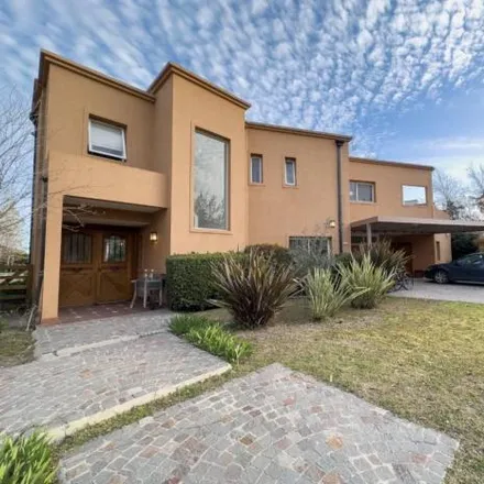 Buy this 6 bed house on Calle 138 in Partido de La Plata, B1896 EQG City Bell