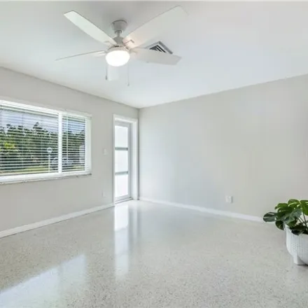 Image 3 - Cleaves Road, Palm Frond Condominiums, North Fort Myers, FL 33903, USA - House for sale