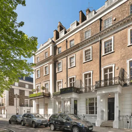 Rent this 5 bed room on 1 Thurloe Street in London, SW7 2SS