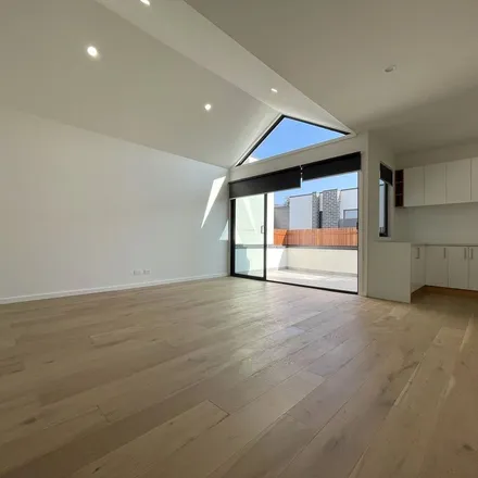 Rent this 2 bed townhouse on 46 Browning Street in Kingsbury VIC 3083, Australia