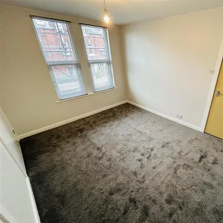 Image 5 - Aberdeen Drive, Leeds, LS12 3RF, United Kingdom - Apartment for rent