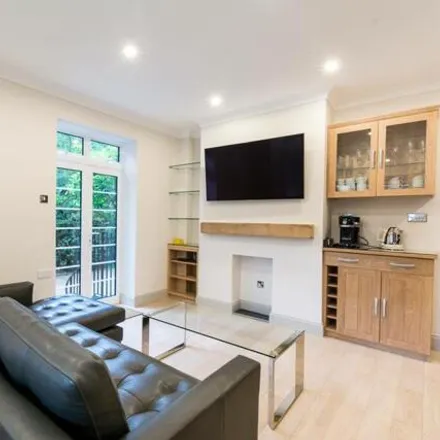 Image 2 - Old Brompton Road, Londres, London, Sw5 - Apartment for sale