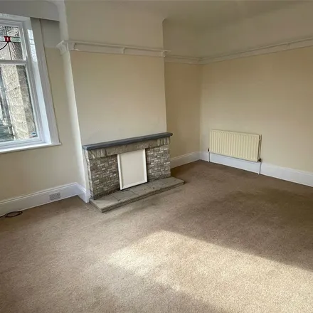 Rent this 6 bed duplex on Huddersfield Road Bent Ley Road in Huddersfield Road, South Crosland