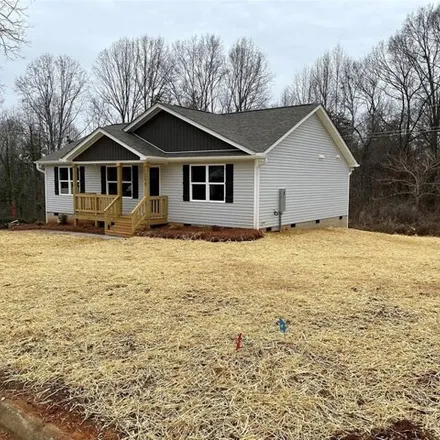 Buy this 3 bed house on 260 West 10th Street in Newton, NC 28658
