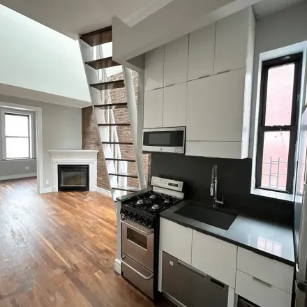 Image 5 - Balayage Bliss, 425 2nd Avenue, New York, NY 10010, USA - Apartment for rent