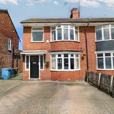 Buy this 3 bed duplex on Strathmore Avenue in Hull, HU6 7HN