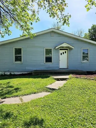 Buy this 3 bed house on 9658 Diamond Dr in Saint Louis, Missouri