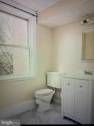 Image 3 - 1103 West Lombard Street, Baltimore, MD 21223, USA - House for sale