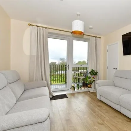 Buy this 1 bed apartment on Border's Lane in Loughton, IG10 3FD