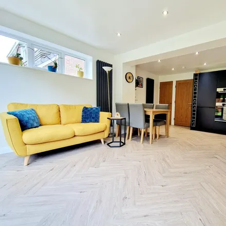 Image 3 - Morley Street, Whitefield, M45 6QA, United Kingdom - Duplex for rent