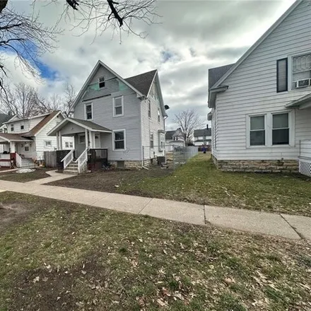 Buy this 3 bed house on 1413 4th Avenue Southeast in Cedar Rapids, IA 52403