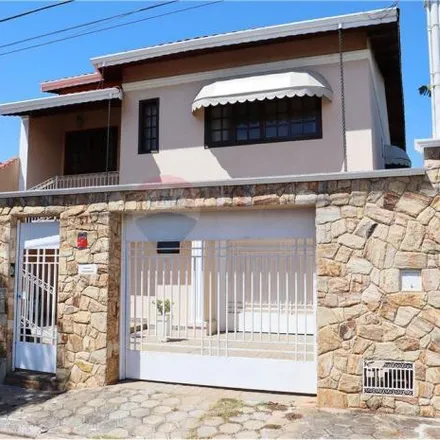 Buy this 3 bed house on Alameda Itália in Jardim Europa, Bragança Paulista - SP