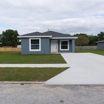 Buy this 3 bed house on 949 Strathmore Place in Polk County, FL 33853