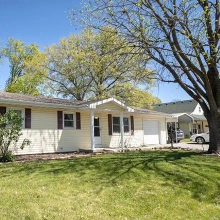 Buy this 3 bed house on 479 Meadow Lane in Hallsville, Boone County