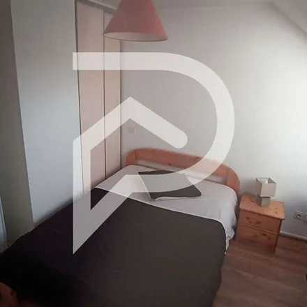 Rent this 2 bed apartment on Clermont Optique in Place du Docteur Joly, 35170 Bruz