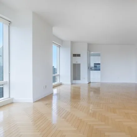 Image 3 - Trump World Tower, 845 1st Avenue, New York, NY 10017, USA - House for rent